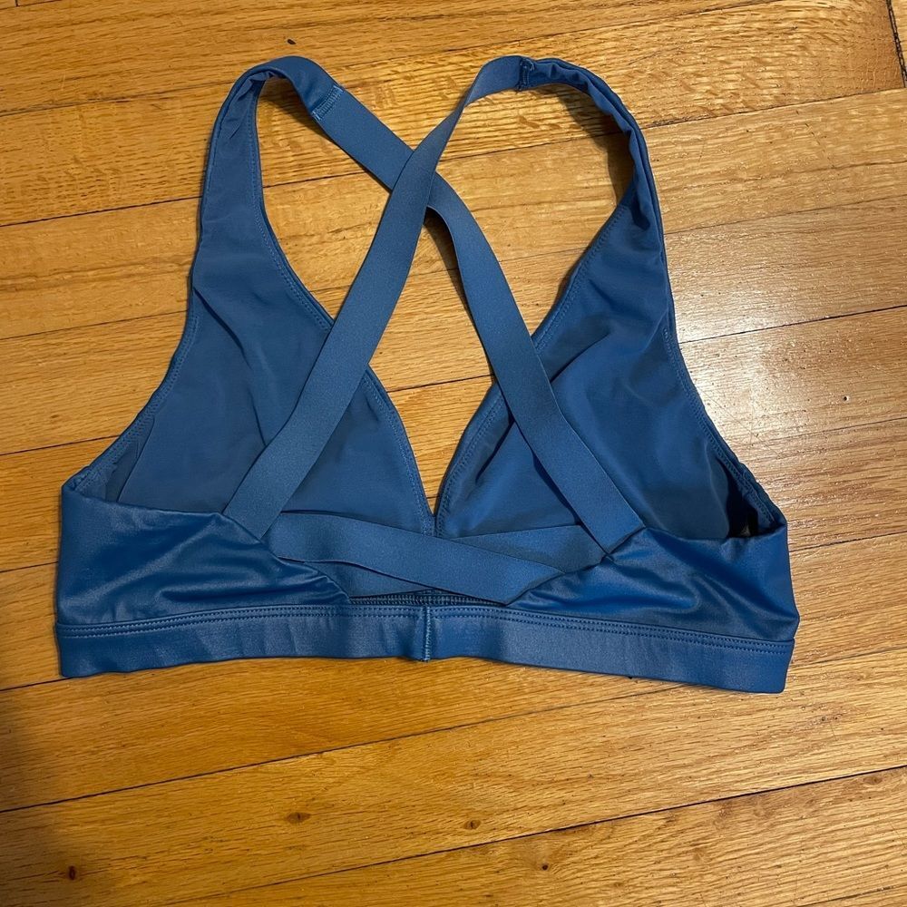 Victoria Sports Bra Blue crisscross Back straps size: large